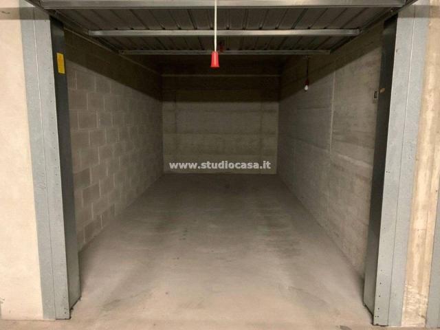 Box in vendita a Boltiere, Lombardia