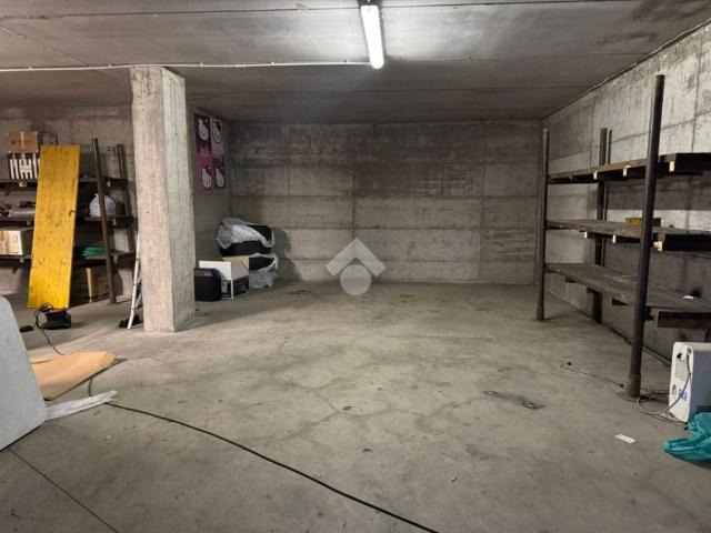 Box in vendita a Boltiere, Lombardia