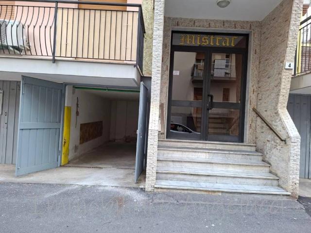 Box in vendita a Borghetto Santo Spirito, Liguria