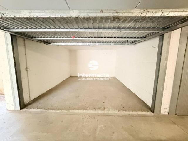 Box in vendita a Villaggio Marcolini, Botticino