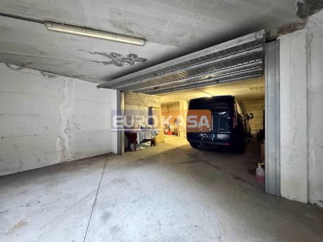 Box in vendita a Brembate, Bergamo