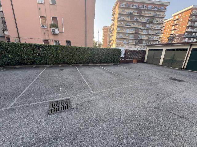 Box in vendita a Zona Sud, Brescia