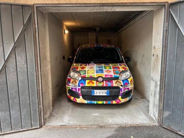 Box in vendita a Zona Est, Brescia