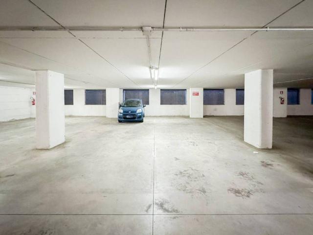 Box in vendita a Zona Est, Brescia