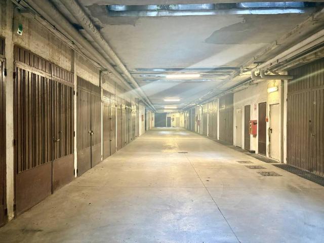 Box in vendita a Zona Sud, Brescia
