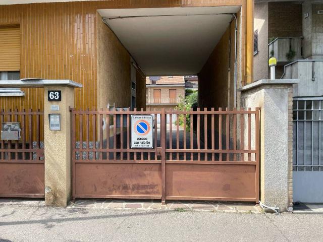 Box in vendita a Bresso, Milano