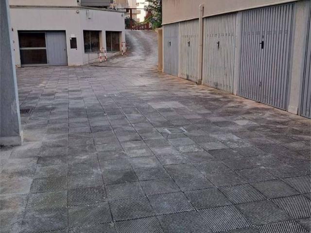 Box in vendita a Bozzano, Puglia
