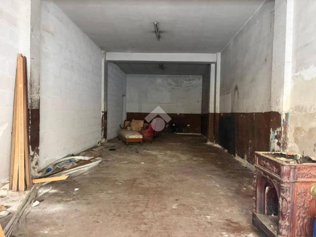 Box in vendita a Centro, Brindisi