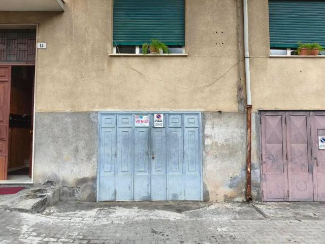 Box in vendita a Bronte, Catania