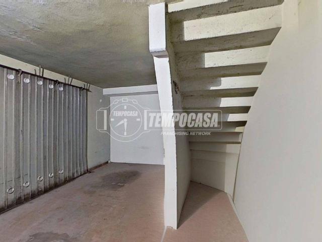 Box in vendita a Baraggia, Brugherio