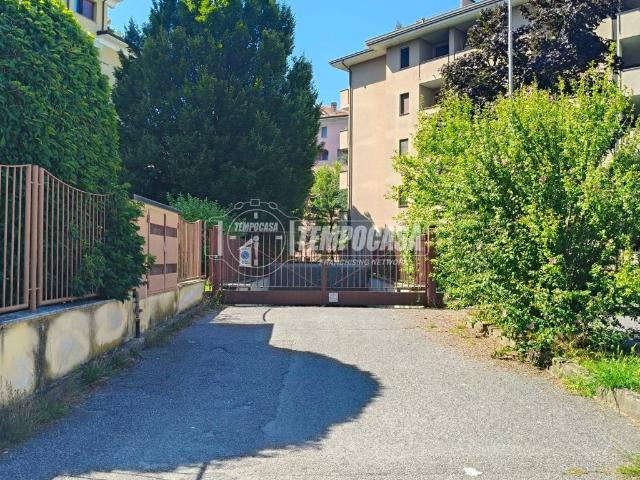 Box in vendita a Brugherio, Lombardia