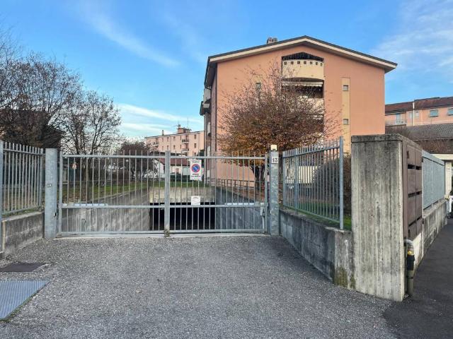 Box in vendita a Moncucco, Brugherio