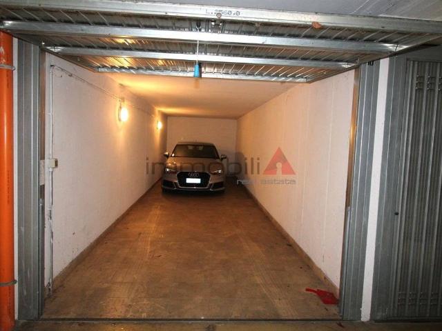 Box in vendita a Moncucco, Brugherio