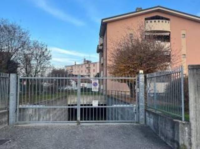 Box in vendita a Moncucco, Brugherio