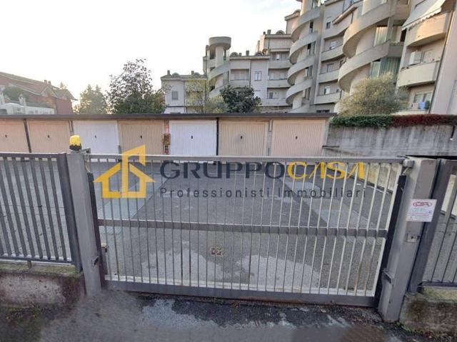 Box in vendita a Brugherio, Lombardia