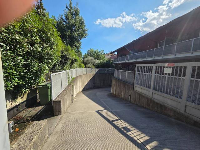 Box in vendita a Brugherio, Lombardia