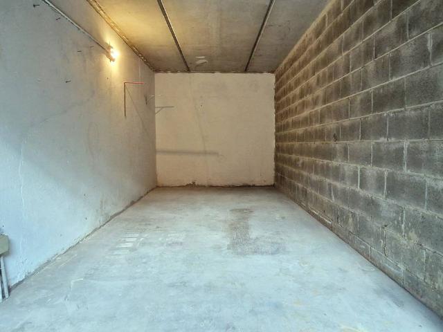 Box in vendita a Brugherio, Lombardia