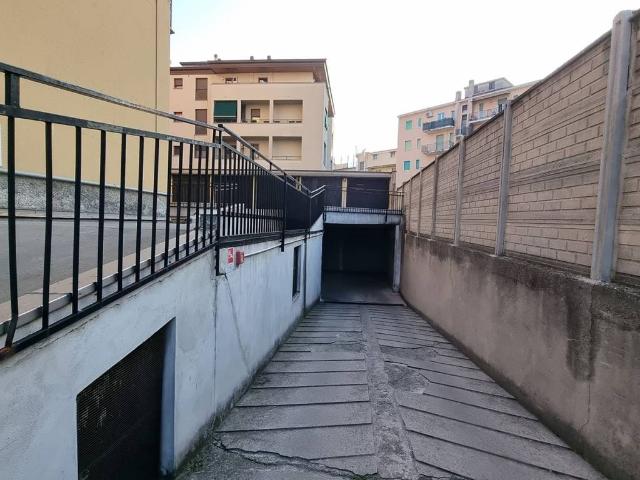 Box in vendita a Brugherio, Lombardia