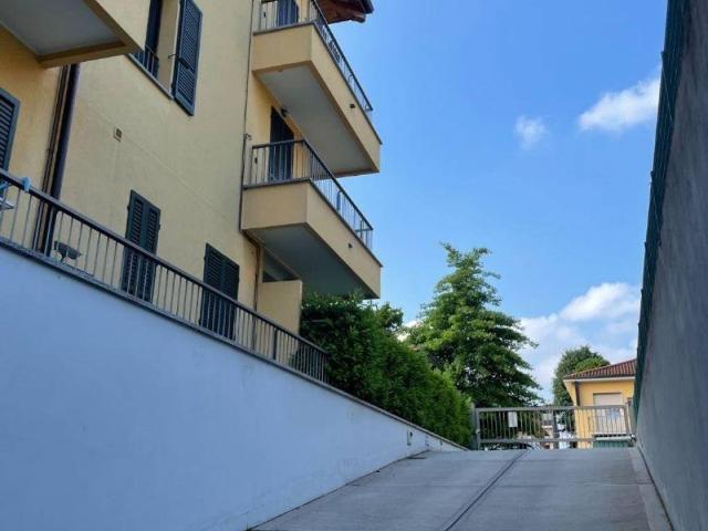 Box in vendita a Brugherio, Lombardia
