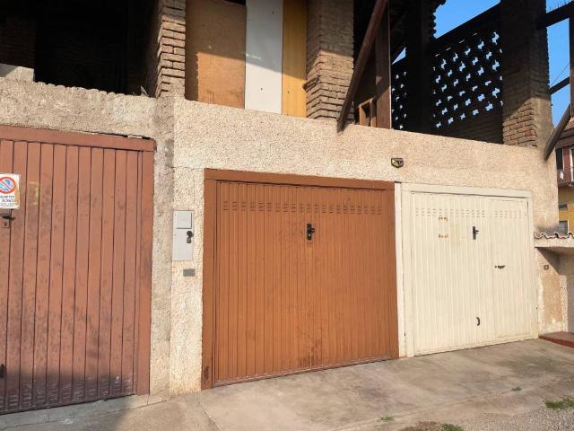 Box in vendita a Busnago, Lombardia