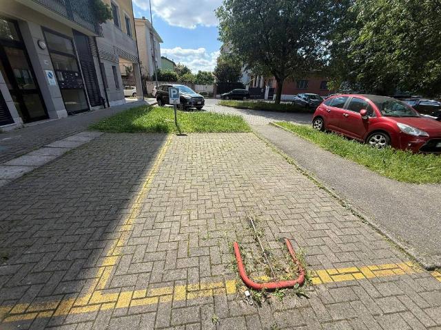 Box in vendita a Santi Apostoli, Busto Arsizio