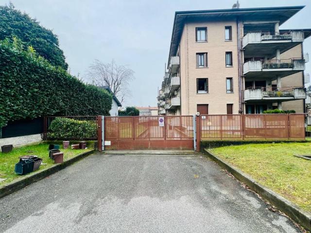 Box in vendita a Cabiate, Lombardia