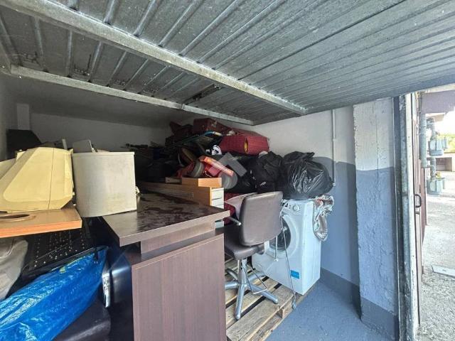 Box in vendita a Roveleto, Cadeo