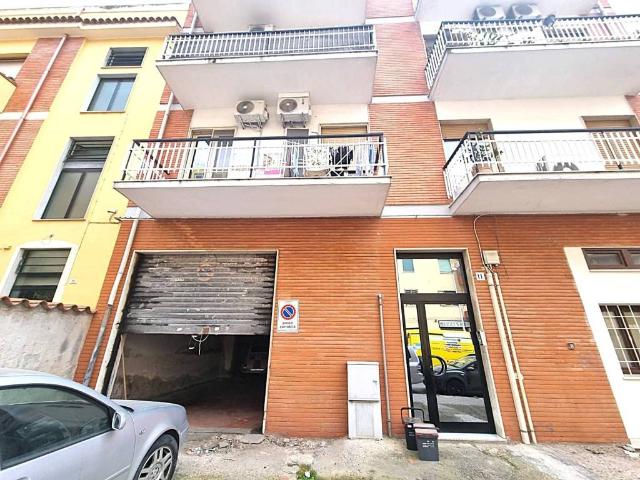 Box in vendita a Is Mirrionis, Cagliari