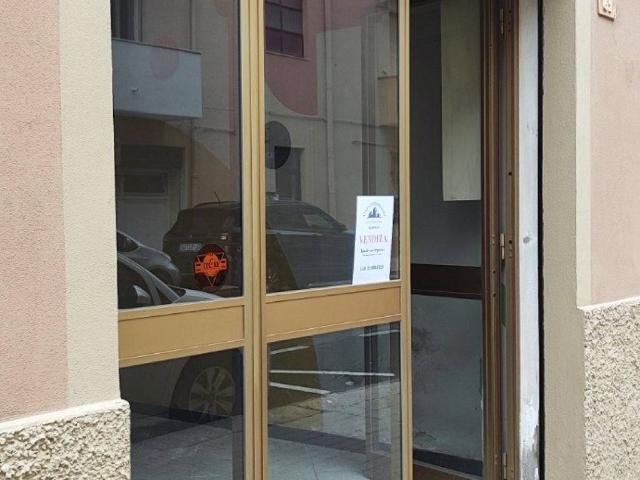 Box in vendita a Is Mirrionis, Cagliari