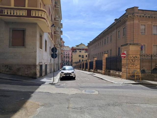 Box in vendita a Stampaxi/Stampace, Cagliari