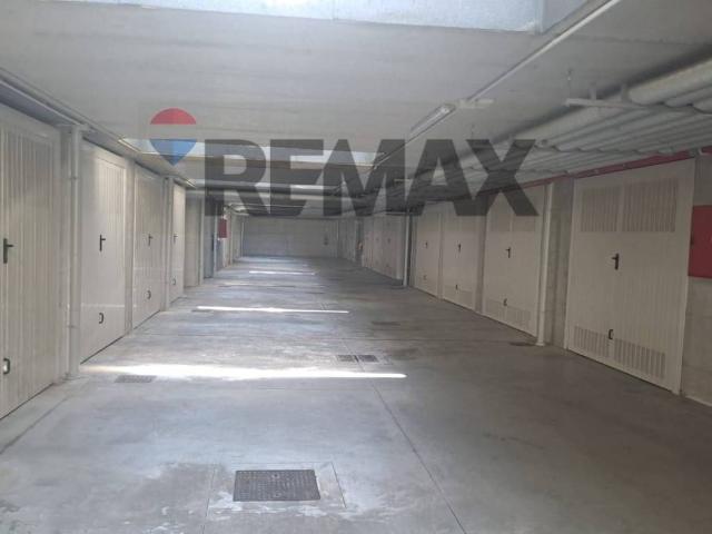 Box in vendita a Cairate, Lombardia