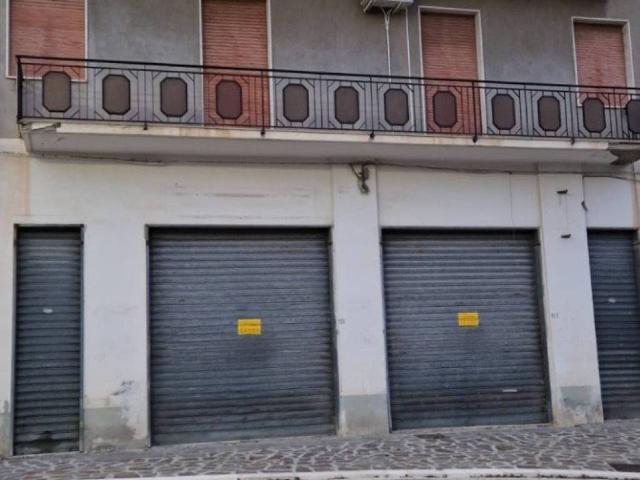 Box in vendita a Calitri, Campania