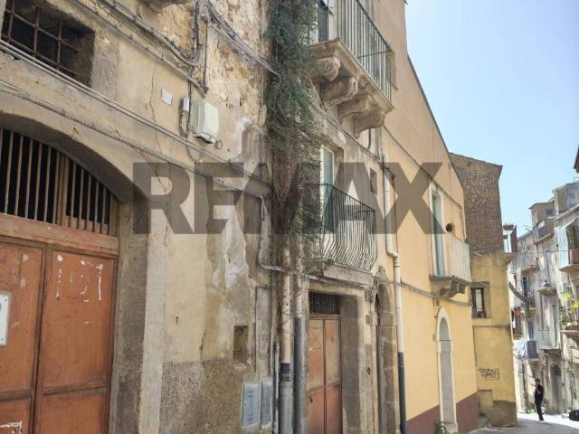 Box in vendita a Canalotto, Caltagirone