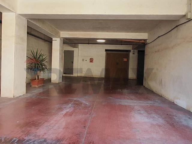 Box in vendita a Caltagirone, Sicilia