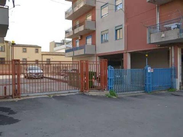 Box in vendita a Le Sfere, Caltagirone