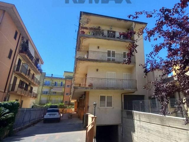 Box in vendita a Caltagirone, Sicilia