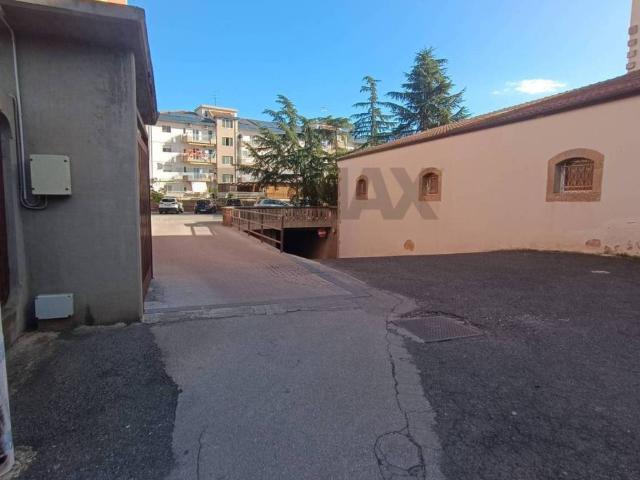 Box in vendita a Caltagirone, Sicilia