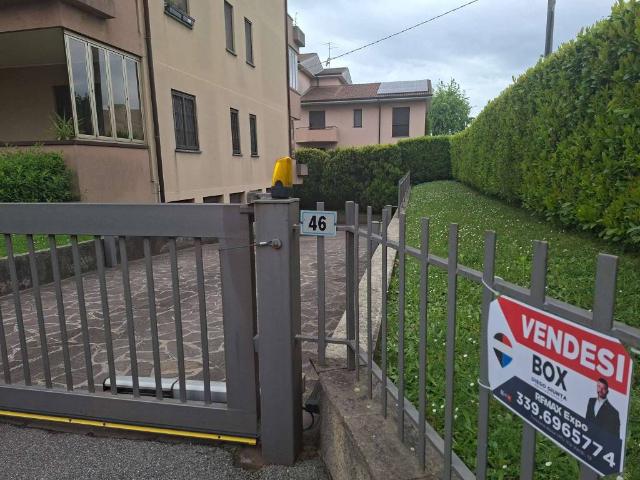 Box in vendita a Calusco D'adda, Lombardia