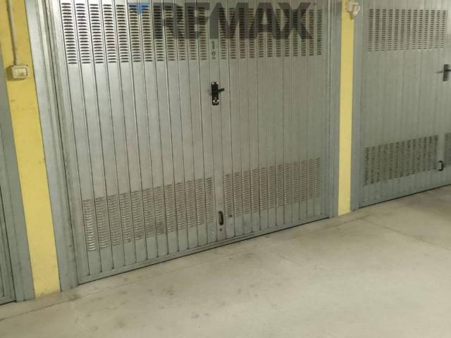 Box in vendita a Calusco D'adda, Lombardia