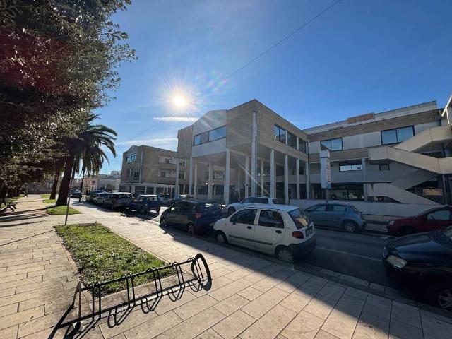 Box in vendita a Puglia, Lecce