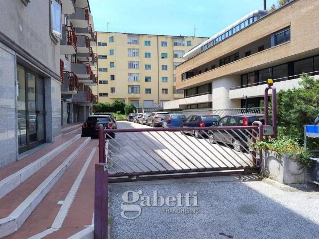 Box in vendita a Campobasso, Molise