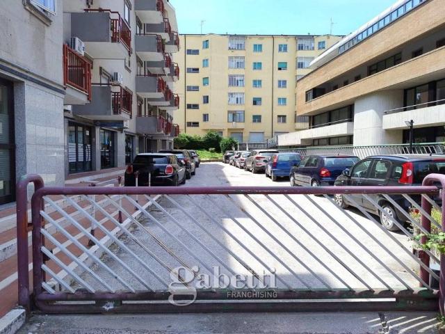 Box in vendita a Campobasso, Molise