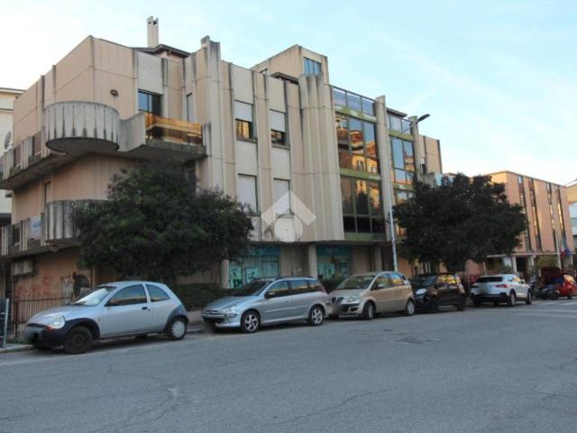 Box in vendita a Campobasso, Molise