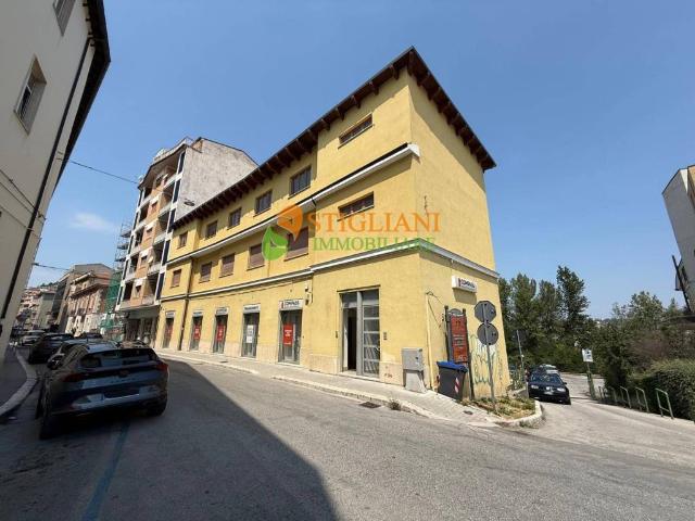 Box in vendita a Campobasso, Molise