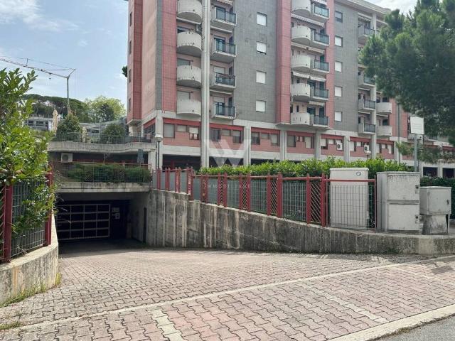 Box in vendita a Campobasso, Molise