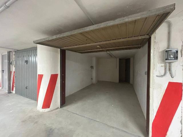 Box in vendita a Campobasso, Molise