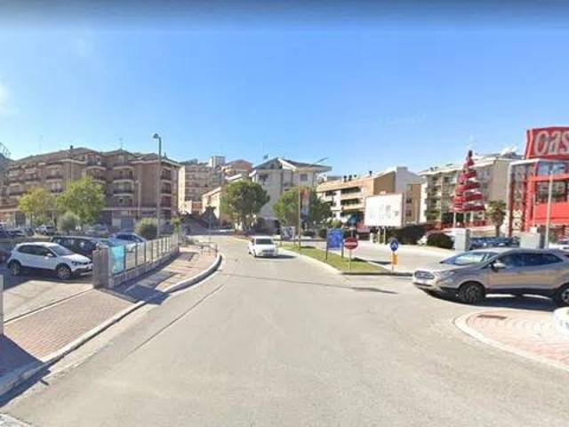Box in vendita a Campobasso, Molise