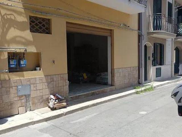 Box in vendita a Campofelice di Roccella, Palermo