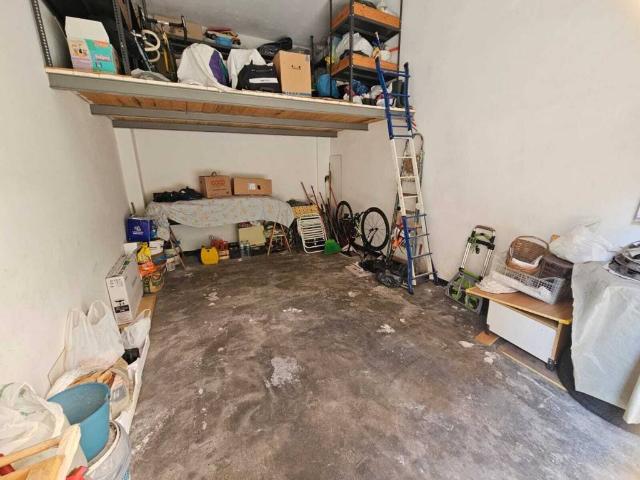 Box in vendita a Campomorone, Liguria