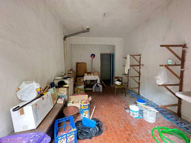 Box in vendita a Campomorone, Liguria